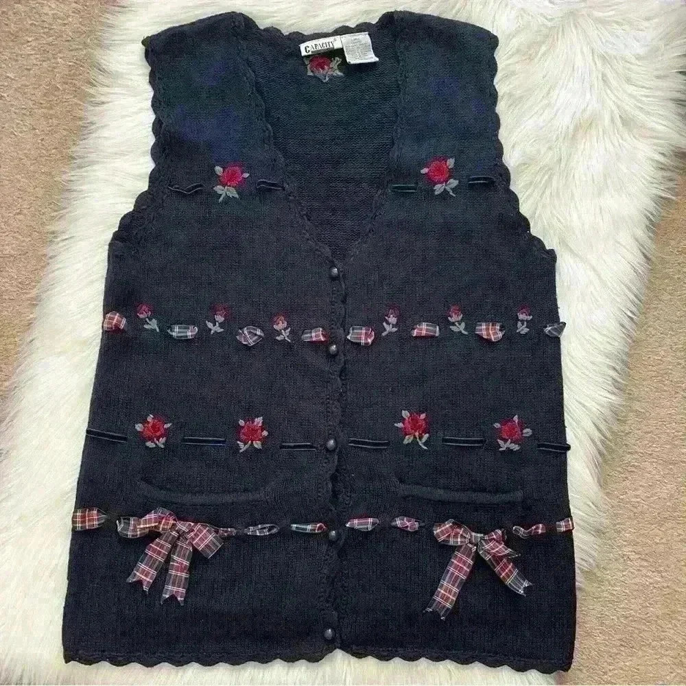 Vintage Capacity Floral and Plaid Bow Knit Vest Large